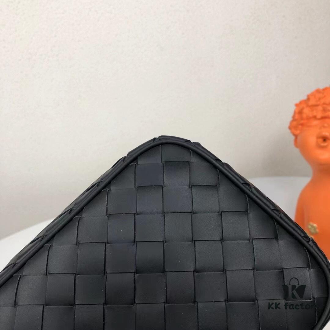 6930c3dd6e68136f4d9af64c Latest BV Official Website BOTTEGA: Premium Waxed Cow Leather Handbag, Imported Hardware, Exquisite Craftsmanship