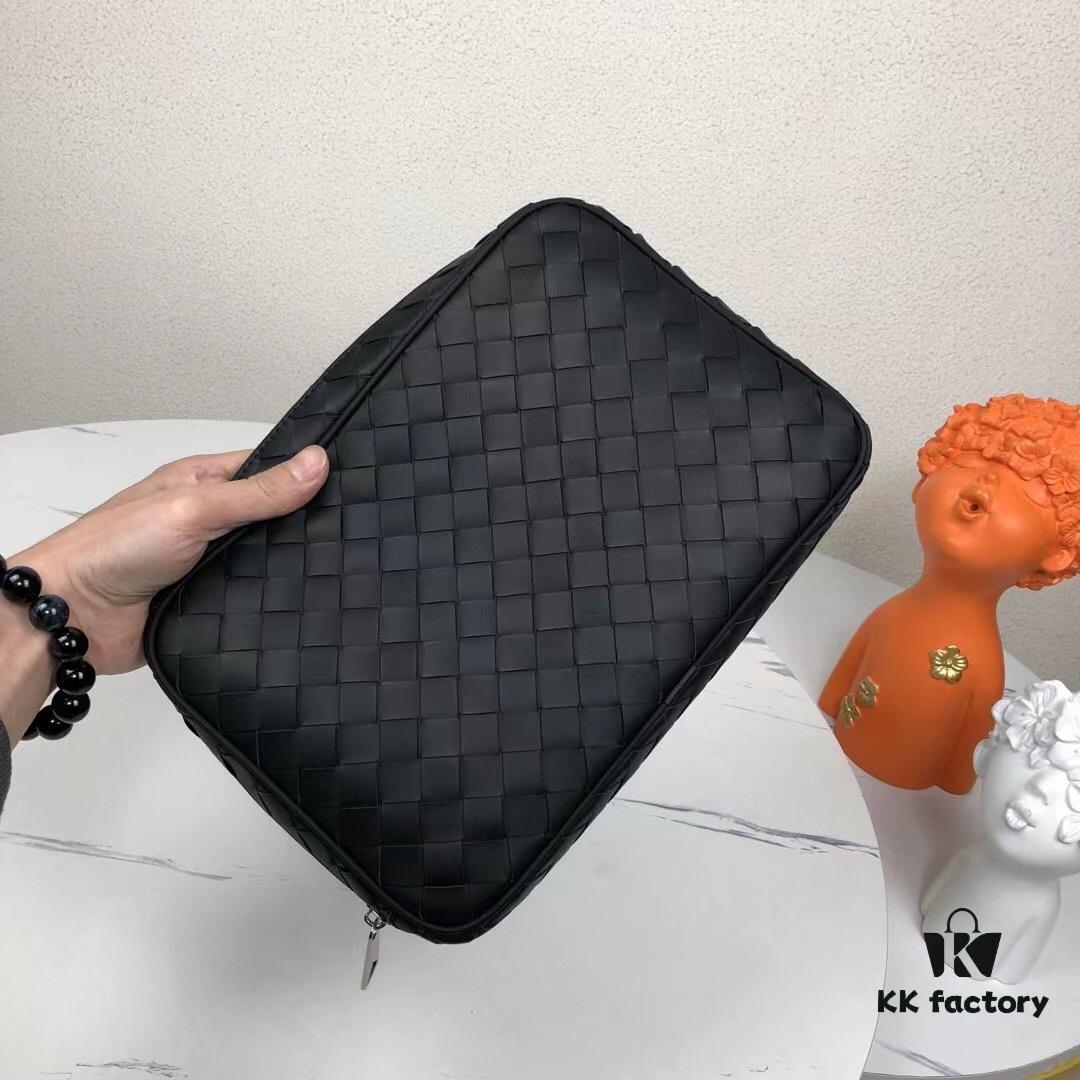 6930c3e06e68136f4d9af651 Latest BV Official Website BOTTEGA: Premium Waxed Calfskin Handbag
