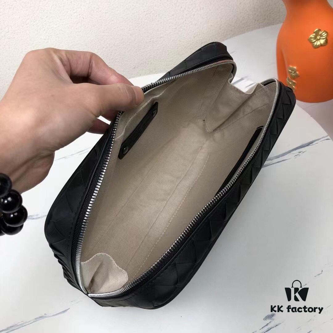 6930c3e36e68136f4d9af658 Latest BV Official Website BOTTEGA: Premium Waxed Calfskin Handbag