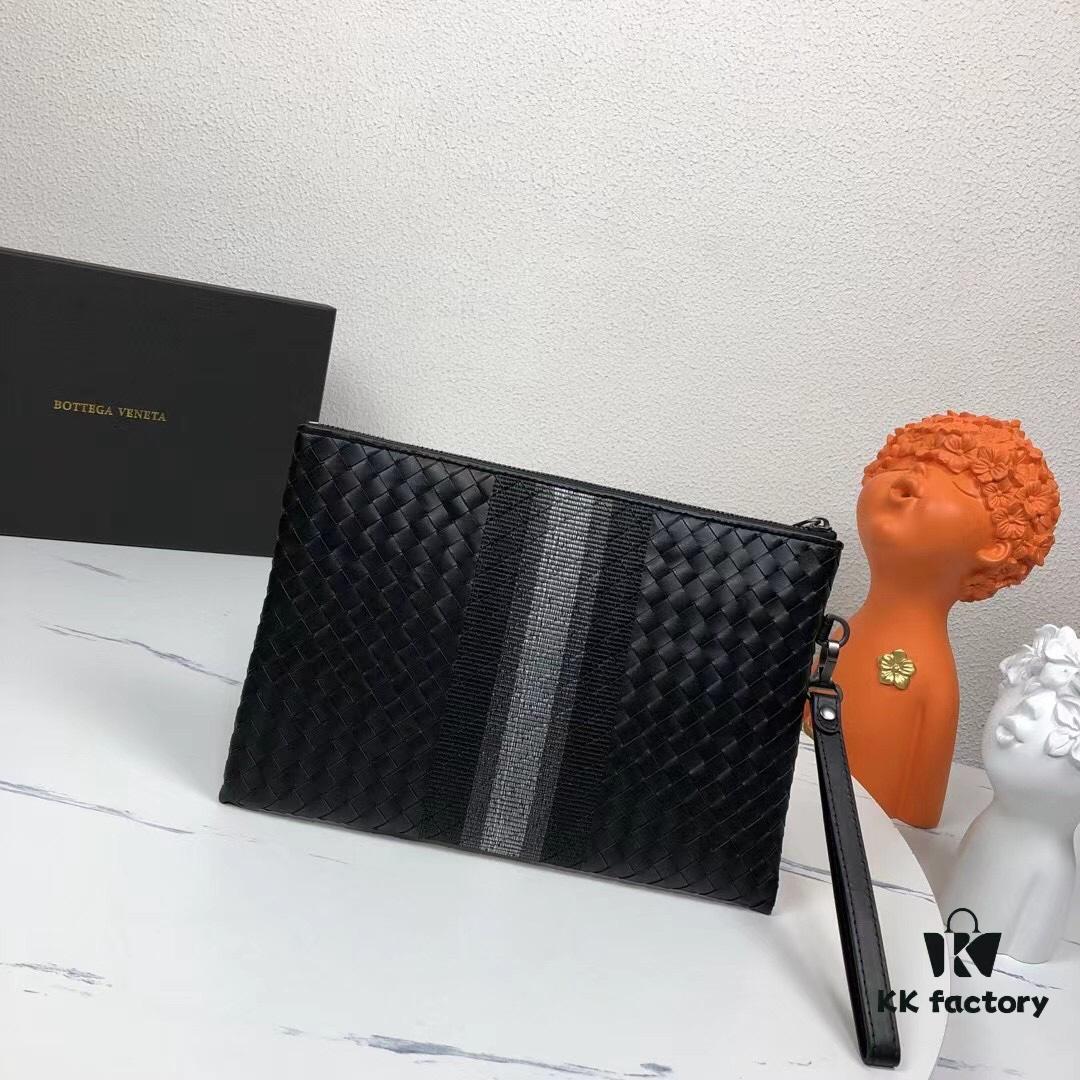 Box Included] BV Italian Luxury Brand, Precious Due to Intricate Leatherwork That Represents a Time-Intensive, Artisanal Masterpiece