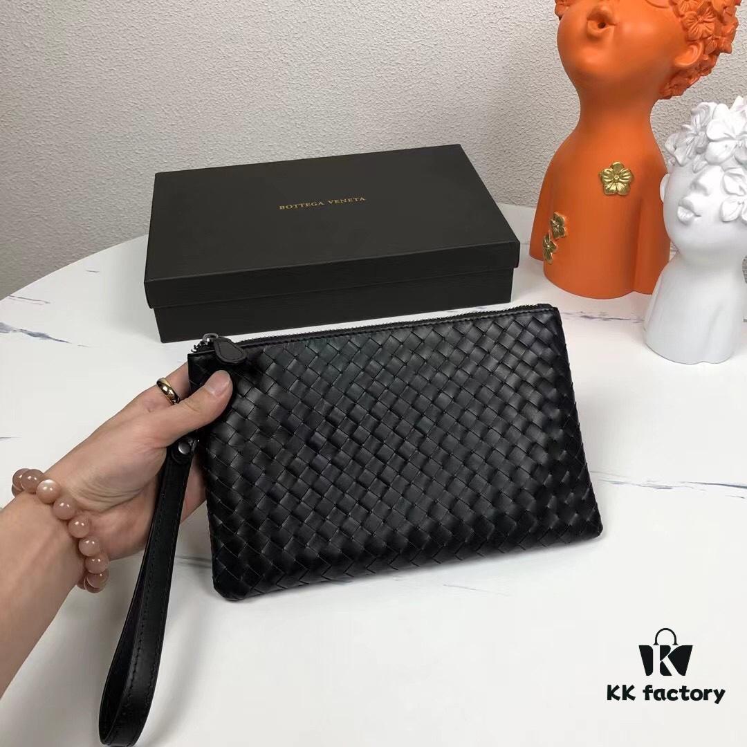 6930c4766e68136f4d9af783 Small Size with Box BV Men's Hand Purse 😱 Traditional Craftsmanship 💪🏻 Premium Waxed Cowhide Leather, Handwoven 🤠 Can Be Used as Wallet or Hand Purse, Minimalist Design, Fully Braided Body, Practical Handle, Secret Pocket with Zipper, Interior Zipper Compartment 🎓 Model: 9916-2#, Color: Black, Size: 24*15*2cm