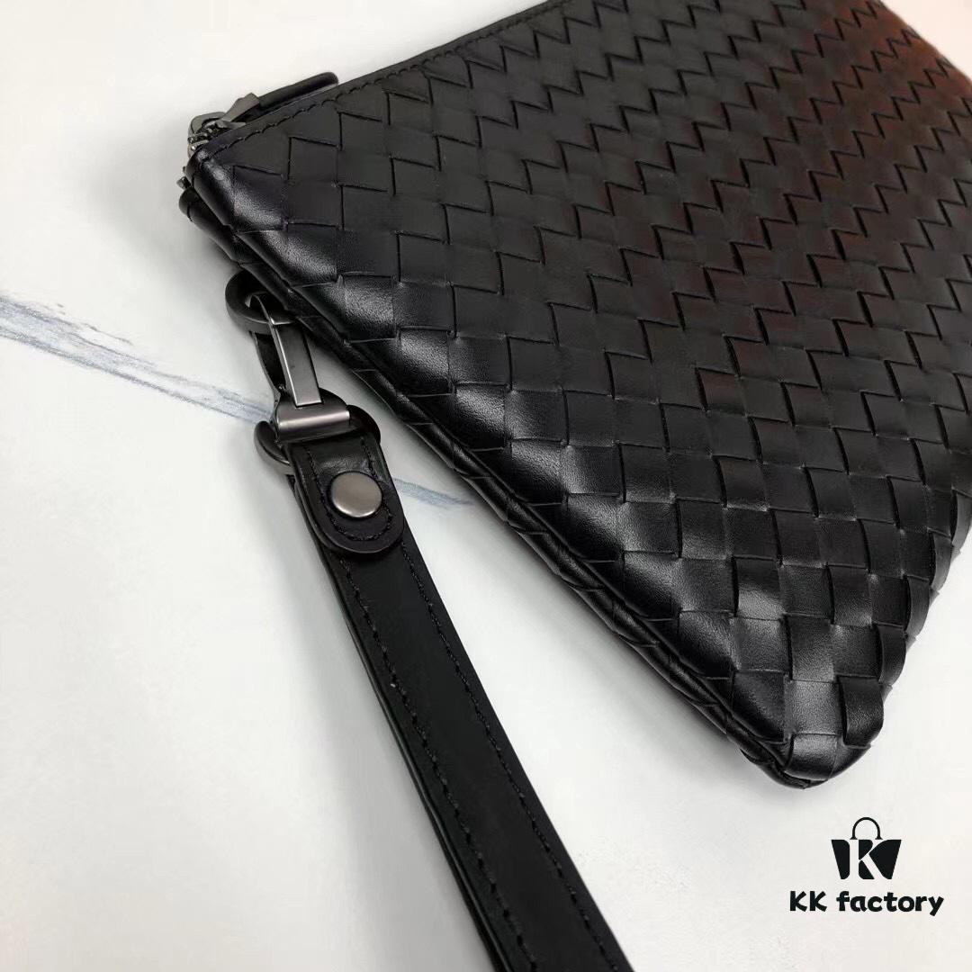 6930c4796e68136f4d9af785 Small Size with Box BV Men's Hand Purse 😱 Traditional Craftsmanship 💪🏻 Premium Waxed Cowhide Leather, Handwoven 🤠 Can Be Used as Wallet or Hand Purse, Minimalist Design, Fully Braided Body, Practical Handle, Secret Pocket with Zipper, Interior Zipper Compartment 🎓 Model: 9916-2#, Color: Black, Size: 24*15*2cm
