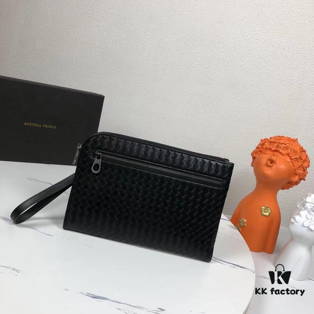 6930c4846e68136f4d9af79b BV Woven Clutch with Box 🍀🍀 Top-Tier Imported Wax-Coated Calfskin, Practical Functionality and Elegant Seven-Character Zipper Design That Directly Captivates Men's Hearts, More Convenient to Carry