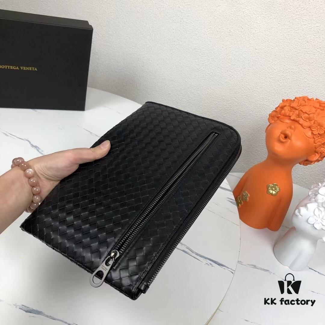 6930c4856e68136f4d9af7a0 BV Woven Clutch with Box 🍀🍀 Top-Tier Imported Wax-Coated Calfskin, Practical Functionality and Elegant Seven-Character Zipper Design That Directly Captivates Men's Hearts, More Convenient to Carry