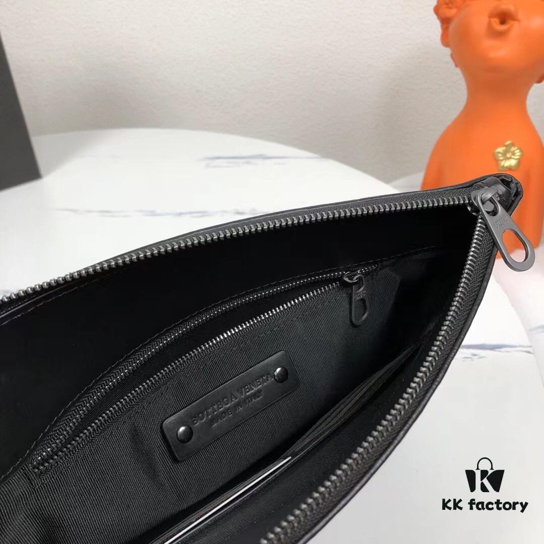 6930c4896e68136f4d9af7a4 BV Woven Clutch with Box 🍀🍀 Top-Tier Imported Wax-Coated Calfskin, Practical Functionality and Elegant Seven-Character Zipper Design That Directly Captivates Men's Hearts, More Convenient to Carry