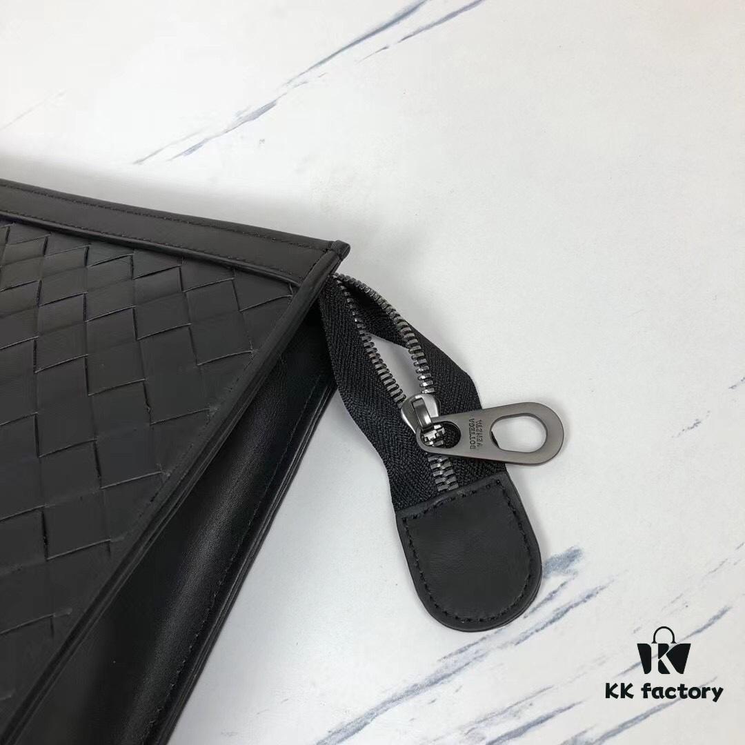 6930c4906e68136f4d9af7b1 Bv🦋🦋 Small Men's Handbag Brand New from Cabinet Same as Full-Size Model Worldwide Known for Traditional Handcrafted Seamless Veal Leather Weave Gunmetal Fittings Understated and Practical Leather Gets Shinier with Use Younger Design Lets Fashion Penetrate Work 🎁 Model: 3328S#, Color: Black, Size: 24-16-6cm
