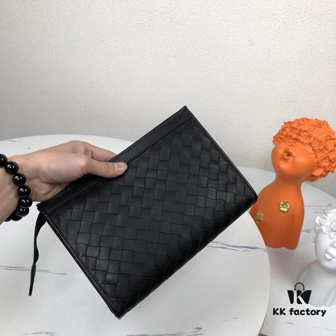 6930c4906e68136f4d9af7b2 Bv🦋🦋 Small Men's Handbag Brand New from Cabinet Same as Full-Size Model Worldwide Known for Traditional Handcrafted Seamless Veal Leather Weave Gunmetal Fittings Understated and Practical Leather Gets Shinier with Use Younger Design Lets Fashion Penetrate Work 🎁 Model: 3328S#, Color: Black, Size: 24-16-6cm