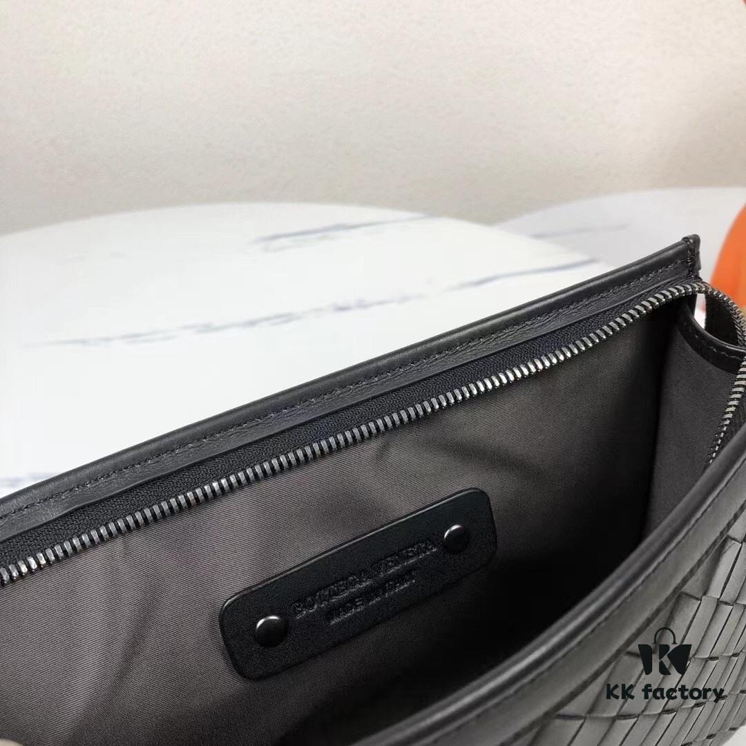 6930c4916e68136f4d9af7b6 Bv🦋🦋 Small Men's Handbag Brand New from Cabinet Same as Full-Size Model Worldwide Known for Traditional Handcrafted Seamless Veal Leather Weave Gunmetal Fittings Understated and Practical Leather Gets Shinier with Use Younger Design Lets Fashion Penetrate Work 🎁 Model: 3328S#, Color: Black, Size: 24-16-6cm