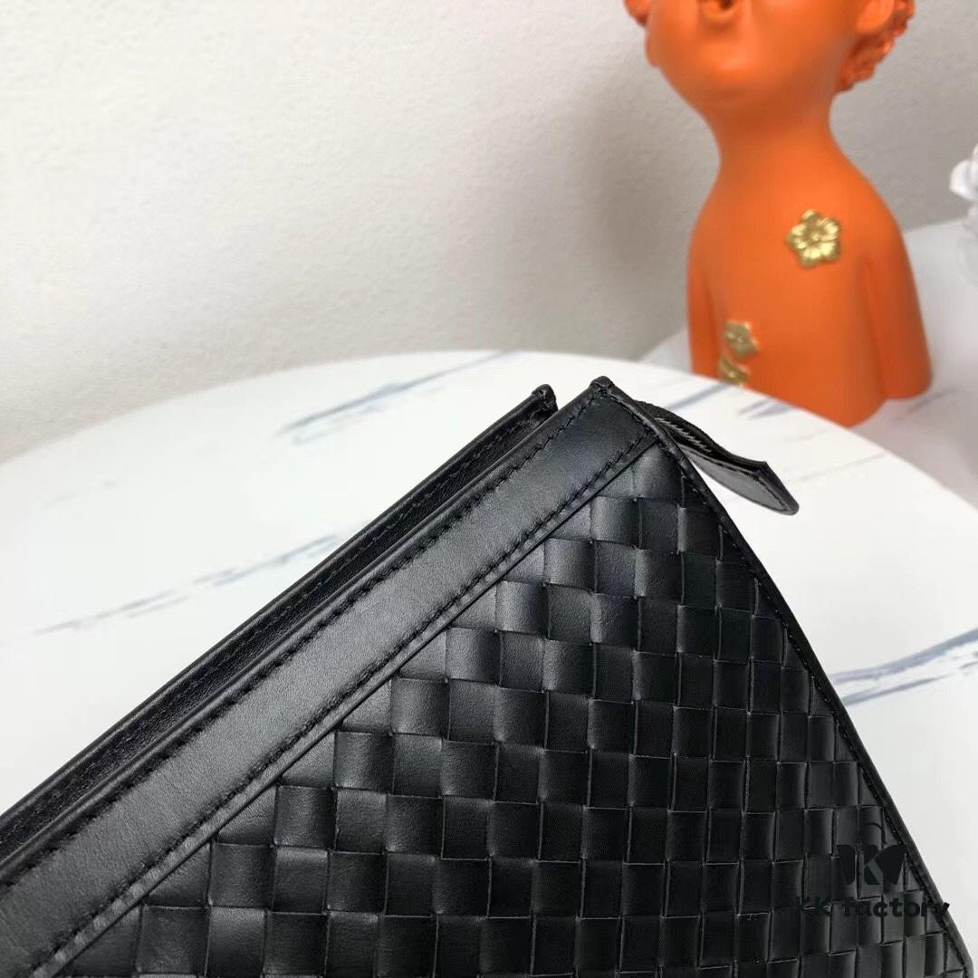 6930c49a6e68136f4d9af7c4 Bv🦋🦋 Men's Handbag New Cabinet Arrival Same as Original Seamless Woven Calfskin with Gunmetal Hardware, Low-Key and Practical, Patina Develops Over Time, Youthful Design Blending Fashion into Work Life