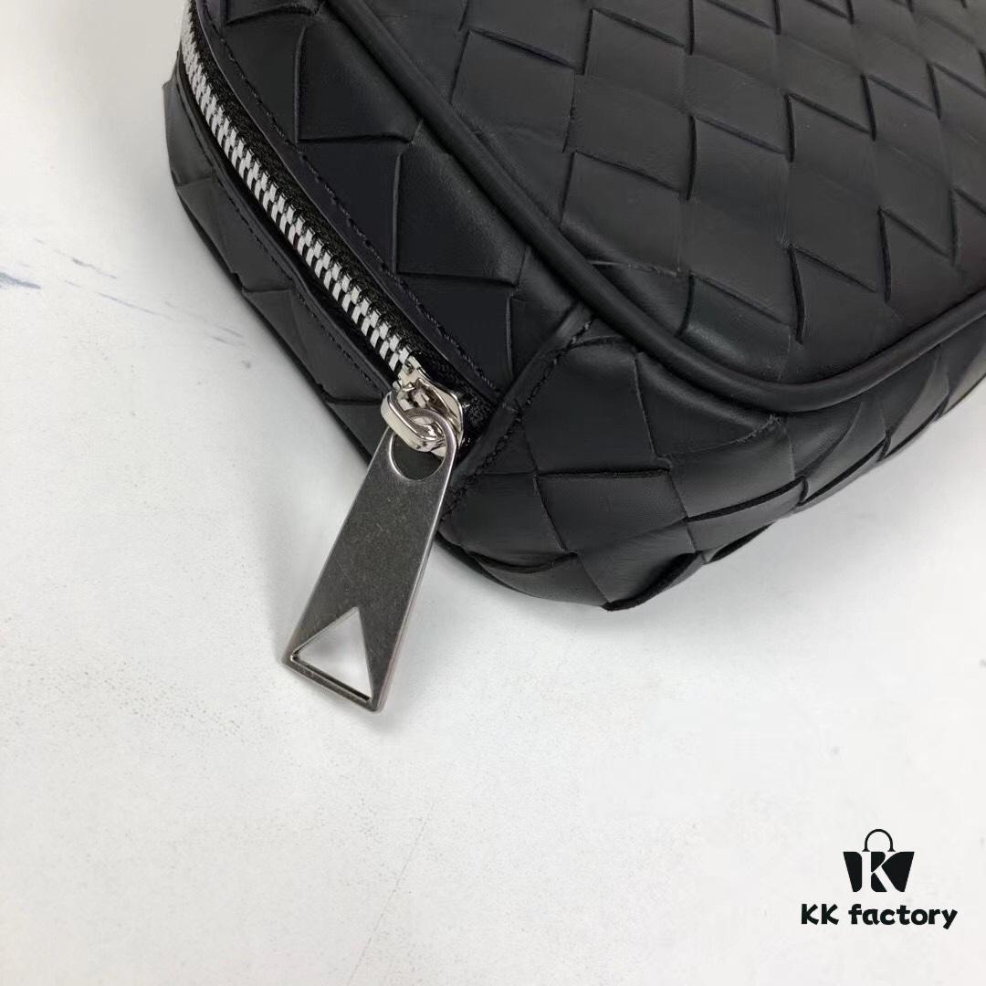 6930c4be6e68136f4d9af801 Latest BV Official Website BOTTEGA: Premium Waxed Calfskin Handbag, Italian Craftsmanship, Exquisite Hardware, Unique Design