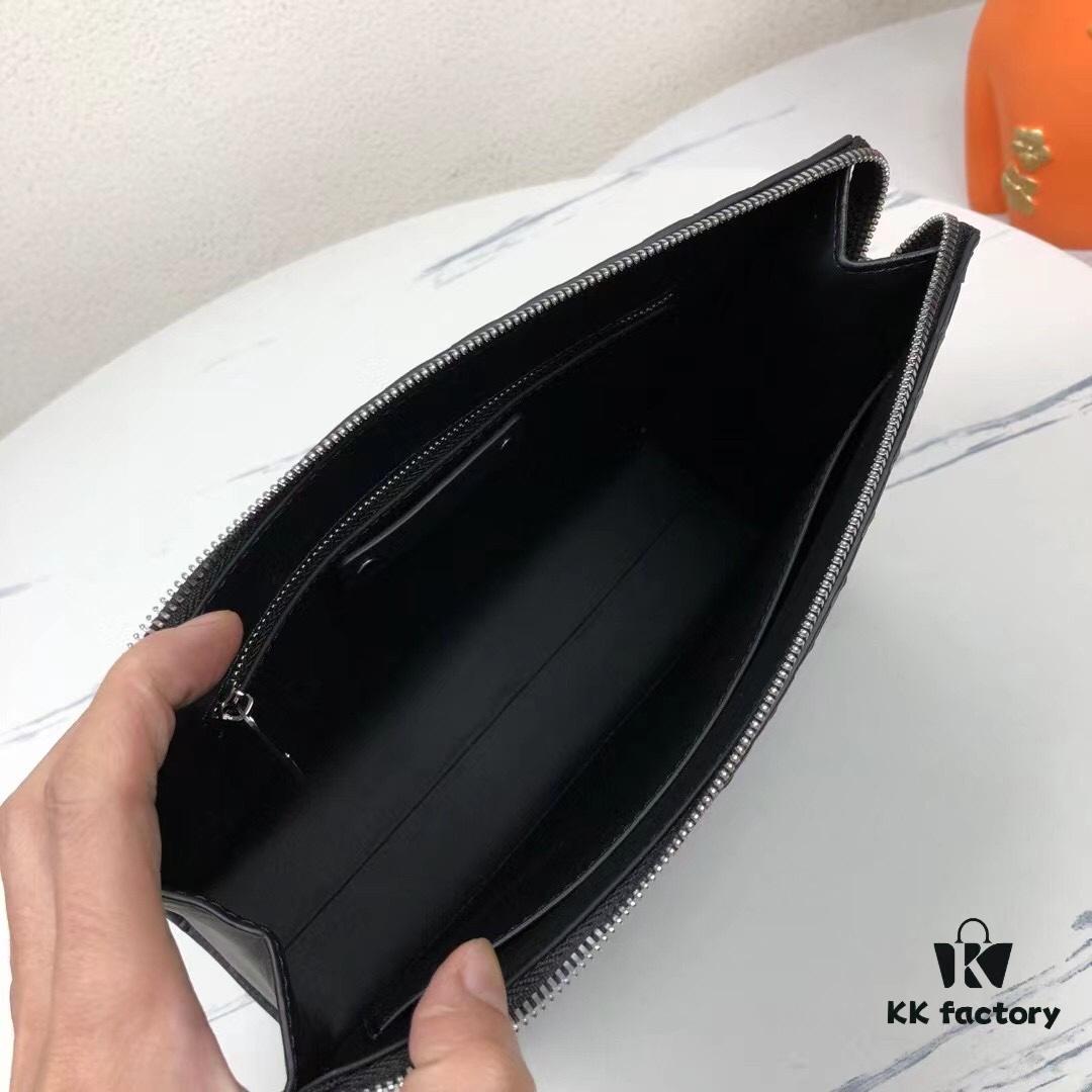 6930c4c16e68136f4d9af805 New Woven Vertical Clutch Bag, Featuring BV-Inspired Braided Design, Minimalist and Elegant, Made of Soft Cowhide Leather