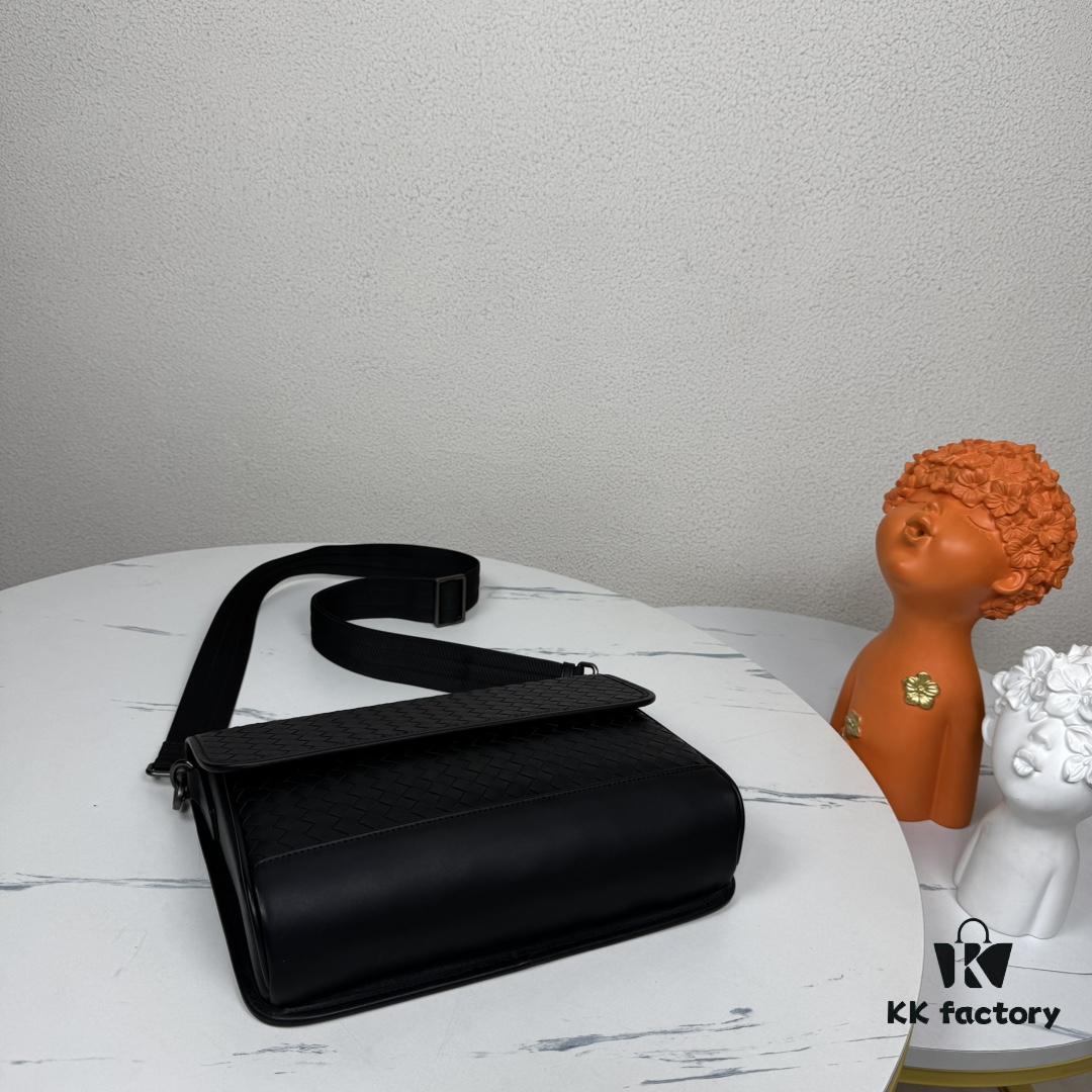 6930c4dc6e68136f4d9af839 BV Latest Men's Shoulder Bag Original Quality Top-Grade Waxed Calfskin