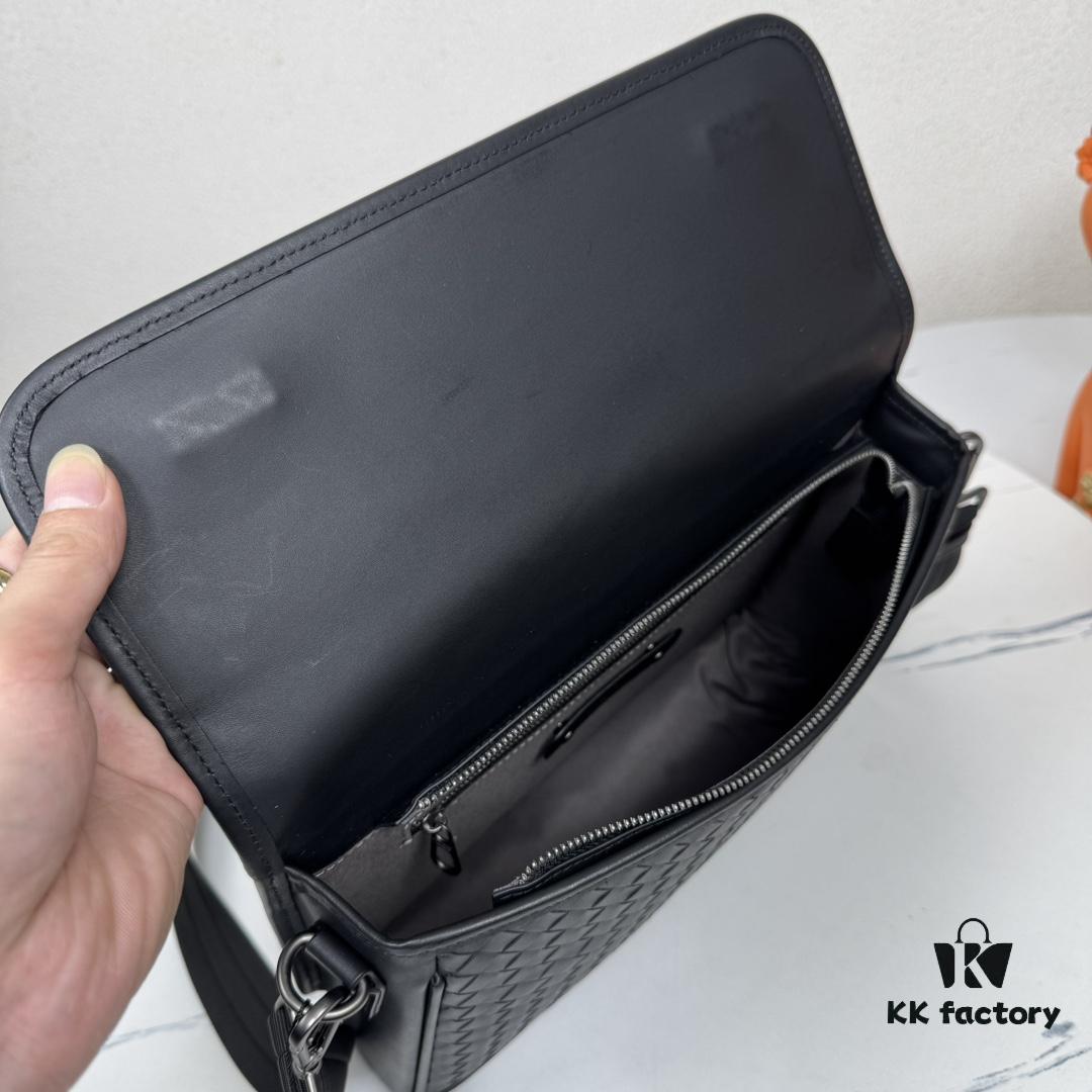 6930c4dc6e68136f4d9af83a BV Latest Men's Shoulder Bag Original Quality Top-Grade Waxed Calfskin