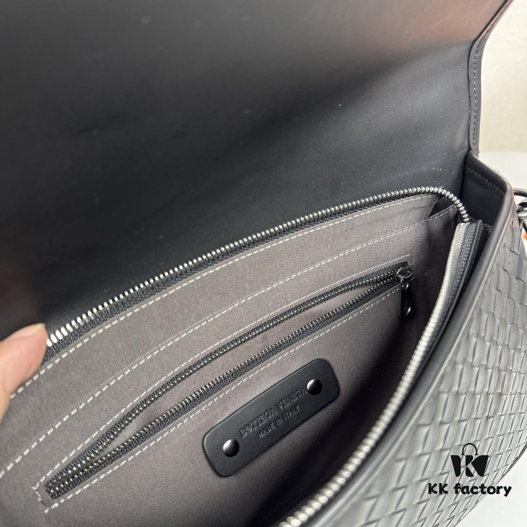 6930c4de6e68136f4d9af83f BV Latest Men's Shoulder Bag Original Quality Top-Grade Waxed Calfskin
