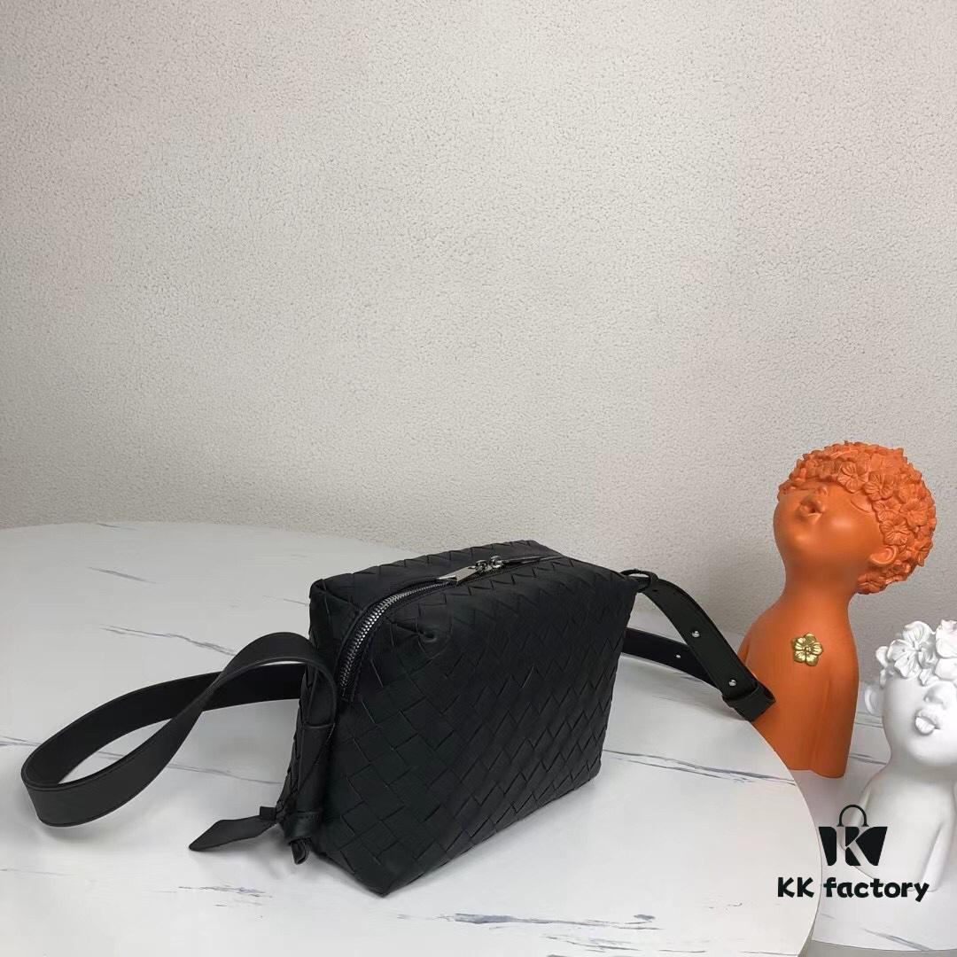 6930c50b6e68136f4d9af882 BV Latest Men's Shoulder Bag, Premium Full-Grain Calfskin, Original Quality, Website Synchronized Release
