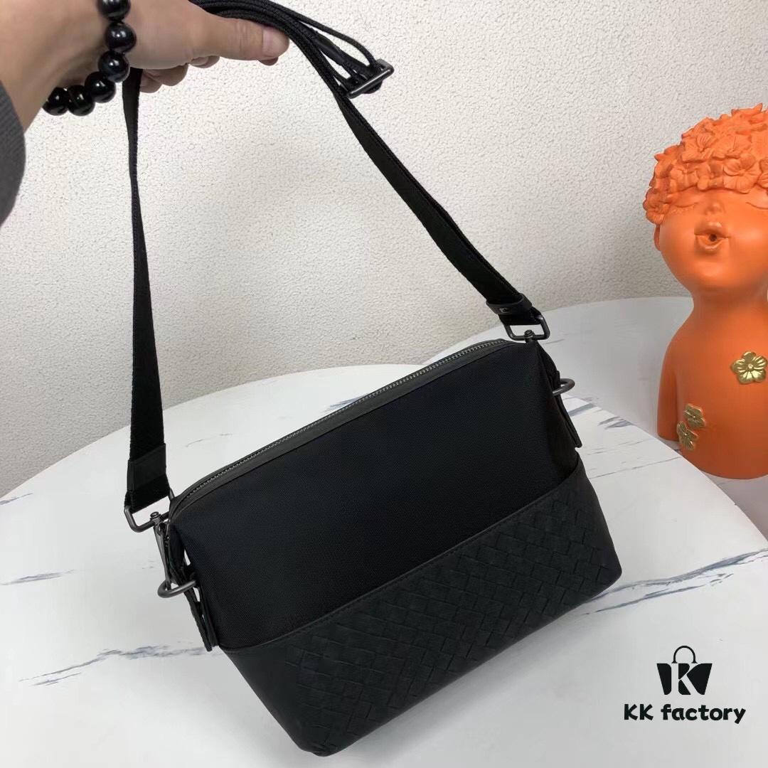 6930c5166e68136f4d9af88e BV Latest Men's Shoulder Bag, Top-Quality Original Order, Official Website Synchronized, Premium Waxed Calfskin, Exquisite Craftsmanship, Black, 25x15x10cm