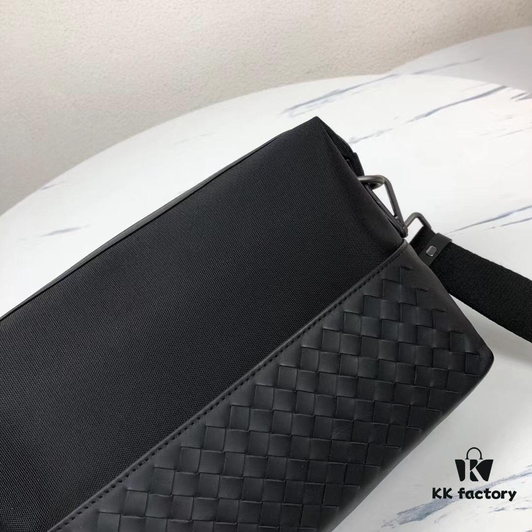 6930c5166e68136f4d9af88f BV Latest Men's Shoulder Bag, Top-Quality Original Order, Official Website Synchronized, Premium Waxed Calfskin, Exquisite Craftsmanship, Black, 25x15x10cm