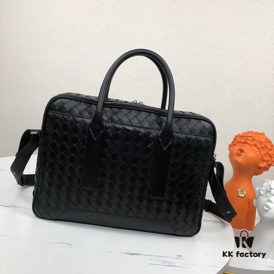 6930c5306e68136f4d9af8be BV New Getaway Large Briefcase with Trolley Sleeve