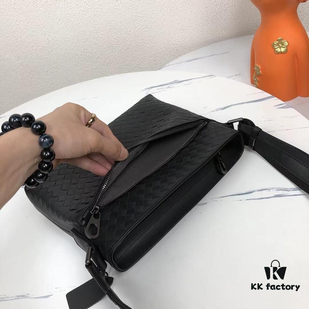 6930c5546e68136f4d9af909 BV Latest Men's Shoulder Bag 813# in Black - Premium Top-Grade Waxed Calfskin, Exquisite Craftsmanship