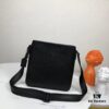 6930c5586e68136f4d9af90d BV Latest Men's Shoulder Bag Top-Quality Original Order Product Website Synchronized Premium Top-Grade Waxed Calfskin Soft and Comfortable to Touch Original Store Hardware Unique Design Exquisite Craftsmanship Elegant and Sophisticated High-End and Refined