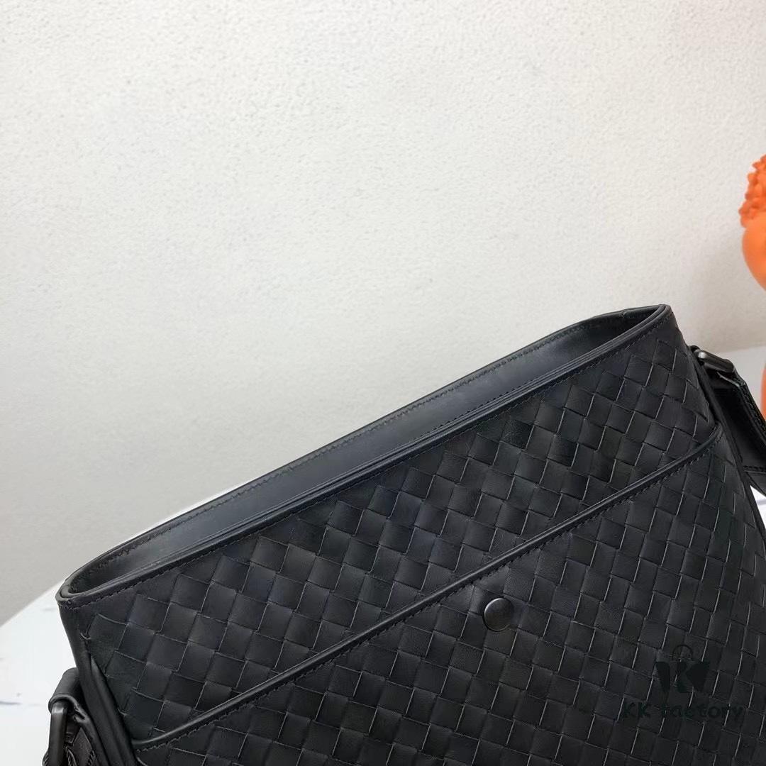 6930c5586e68136f4d9af90e BV Latest Men's Shoulder Bag Top-Quality Original Order Product Website Synchronized Premium Top-Grade Waxed Calfskin Soft and Comfortable to Touch Original Store Hardware Unique Design Exquisite Craftsmanship Elegant and Sophisticated High-End and Refined