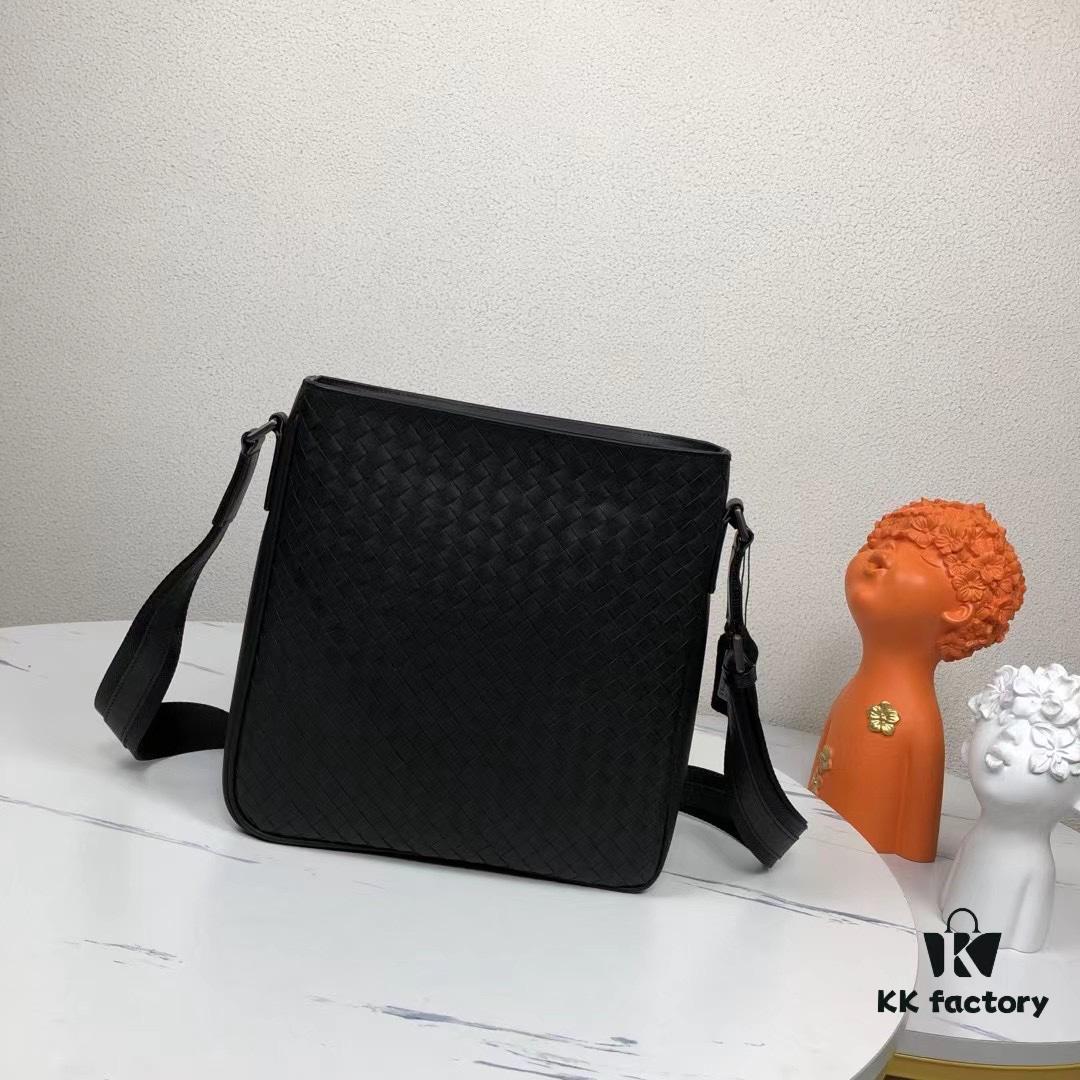 6930c5586e68136f4d9af910 BV Latest Men's Shoulder Bag Top-Quality Original Order Product Website Synchronized Premium Top-Grade Waxed Calfskin Soft and Comfortable to Touch Original Store Hardware Unique Design Exquisite Craftsmanship Elegant and Sophisticated High-End and Refined