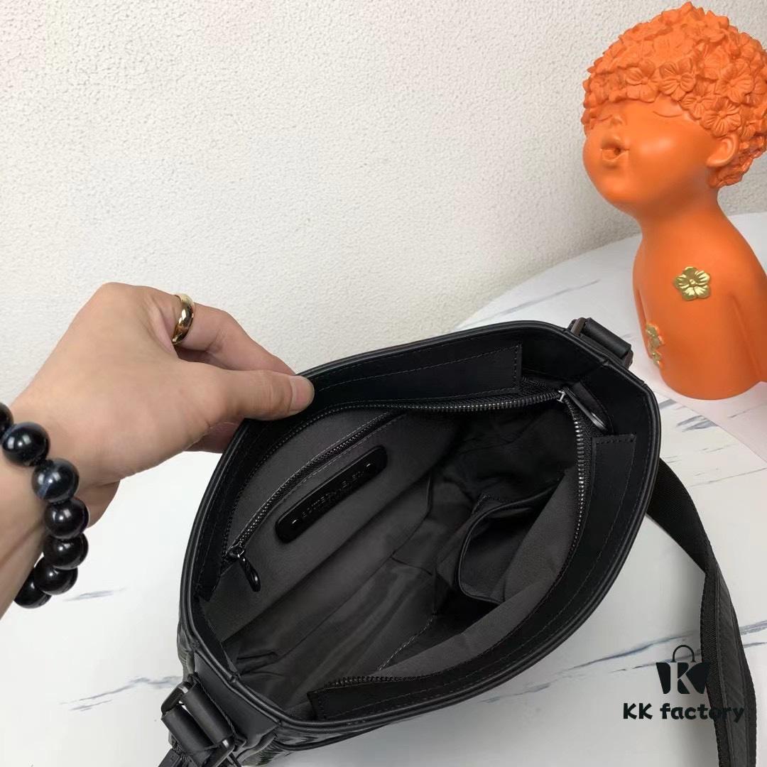 6930c55a6e68136f4d9af914 BV Latest Men's Shoulder Bag Top-Quality Original Order Product Website Synchronized Premium Top-Grade Waxed Calfskin Soft and Comfortable to Touch Original Store Hardware Unique Design Exquisite Craftsmanship Elegant and Sophisticated High-End and Refined