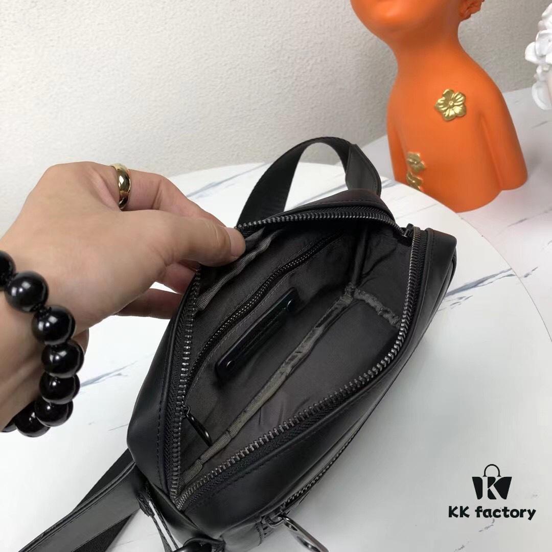 6930c5966e68136f4d9af985 Bv Counter Model Waist Bag Made of Imported Waxed Cowhide Leather