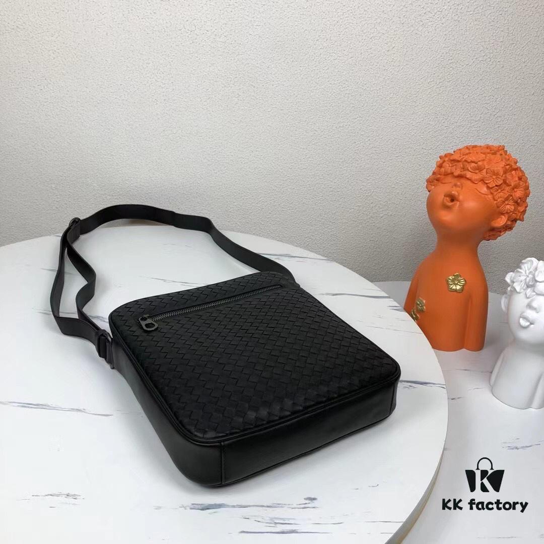 6930c59b6e68136f4d9af98f Top-Quality Genuine Wax-Coated Leather Handbag, Original Department Store Specifications, Exquisite Craftsmanship, Unique Design