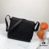BV Woven Messenger Bag 🌿 Popular New Item