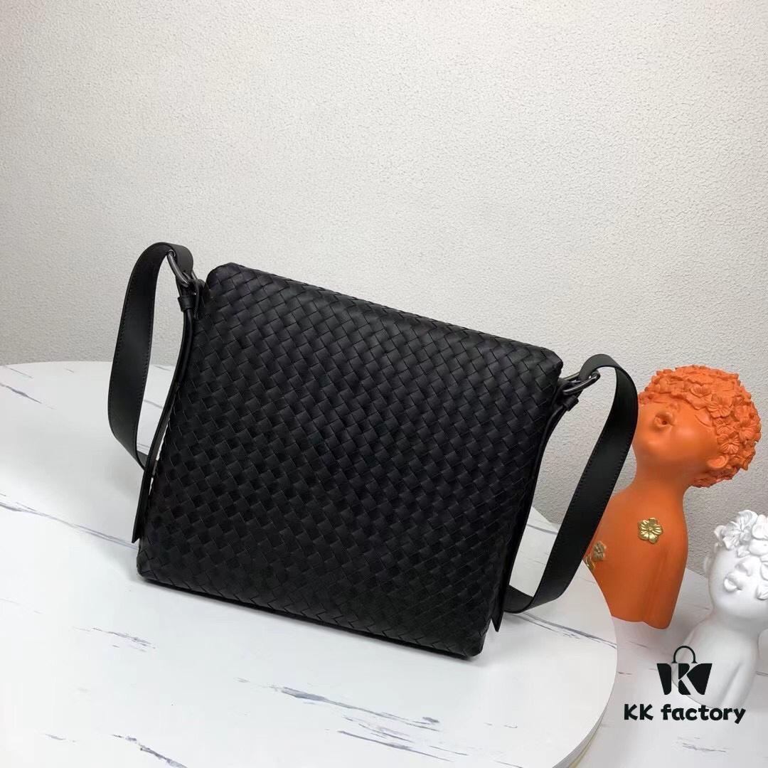 BV Woven Messenger Bag 🌿 Popular New Item