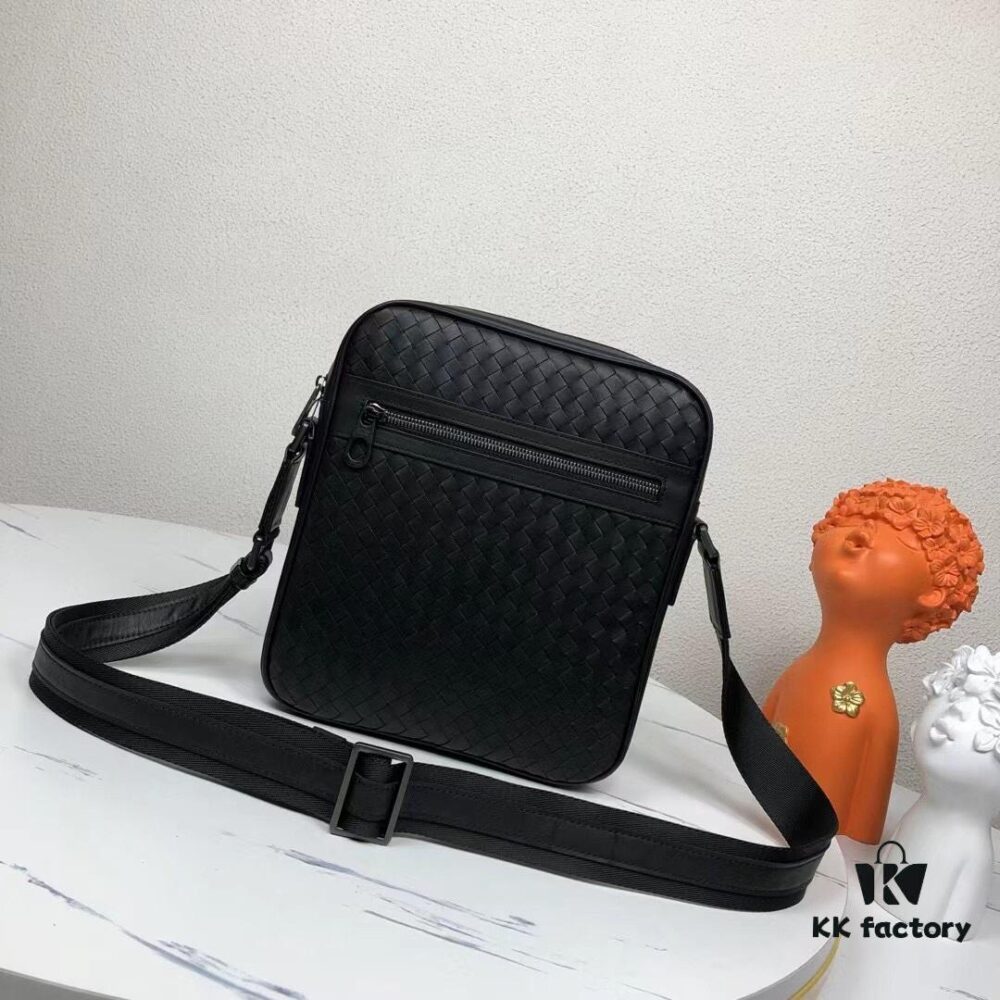6930c5c56e68136f4d9af9d1 BV Men's Crossbody Messenger Bag in Black - 808L#