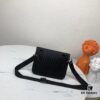 6930c5de6e68136f4d9af9ff BV Top Official Website Bestseller Minimalist Stylish Men's Small Crossbody Bag / Phone Pouch New Arrival Original Production High-End Quality Fashionable and Casual European and American Designer Masterpiece Perfect Craftsmanship
