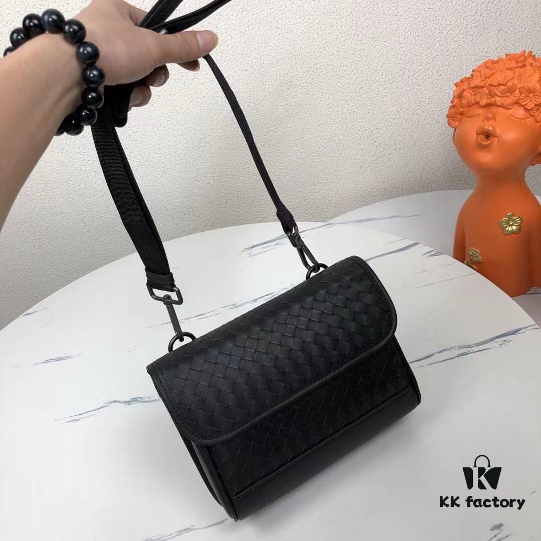 6930c5de6e68136f4d9afa00 BV Top Official Website Bestseller Minimalist Stylish Men's Small Crossbody Bag / Phone Pouch New Arrival Original Production High-End Quality Fashionable and Casual European and American Designer Masterpiece Perfect Craftsmanship