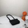 6930c5e06e68136f4d9afa03 BV Top Official Website Bestseller Minimalist Stylish Men's Small Crossbody Bag / Phone Pouch New Arrival Original Production High-End Quality Fashionable and Casual European and American Designer Masterpiece Perfect Craftsmanship