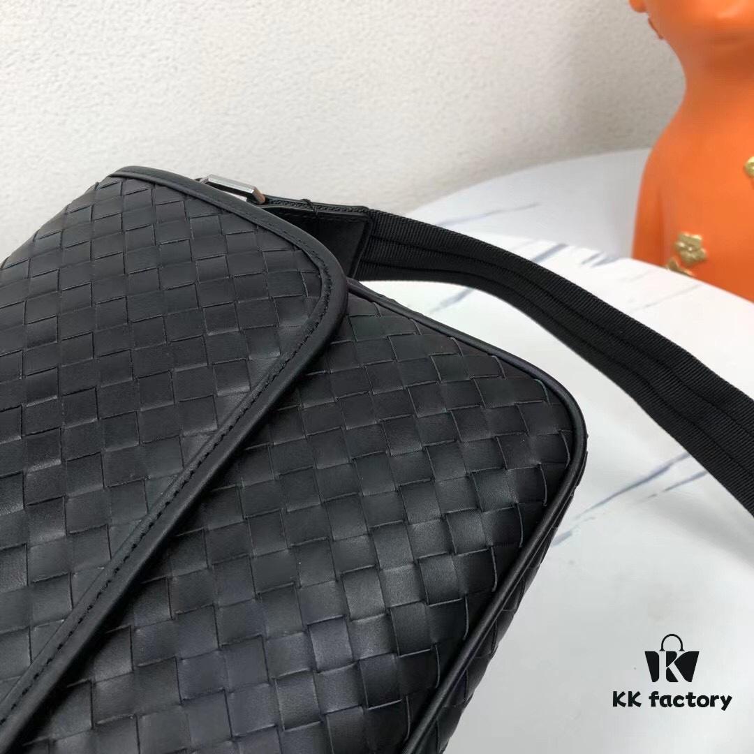 BV Woven Messenger Bag 🌿 New Arrival Bestseller