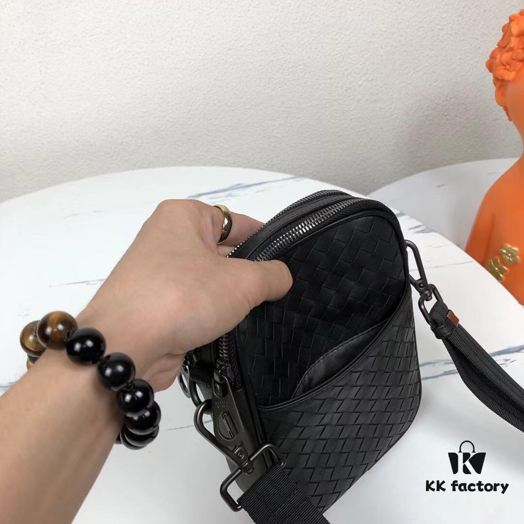 6930c5f46e68136f4d9afa24 BV Top Official Website Bestseller Minimalist and Elegant Men's Small Shoulder Bag / Phone Pouch, Original Order Production, Fashionable and Casual, Exudes a Sophisticated Look While Highlighting Practicality and Perfection, Designed by European Masters, Premium Quality, Stylish and Novel