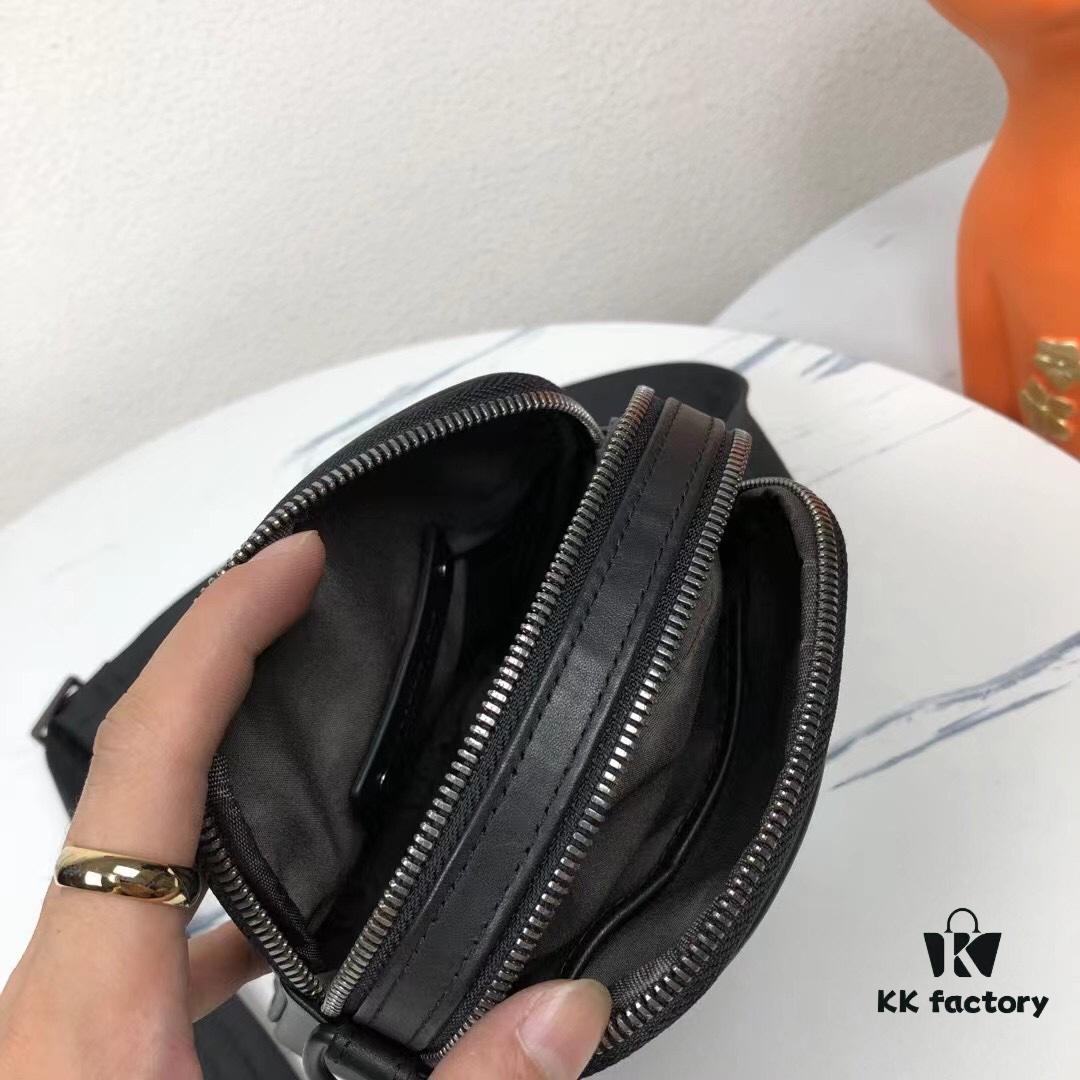 6930c5f46e68136f4d9afa26 BV Top Official Website Bestseller Minimalist and Elegant Men's Small Shoulder Bag / Phone Pouch, Original Order Production, Fashionable and Casual, Exudes a Sophisticated Look While Highlighting Practicality and Perfection, Designed by European Masters, Premium Quality, Stylish and Novel