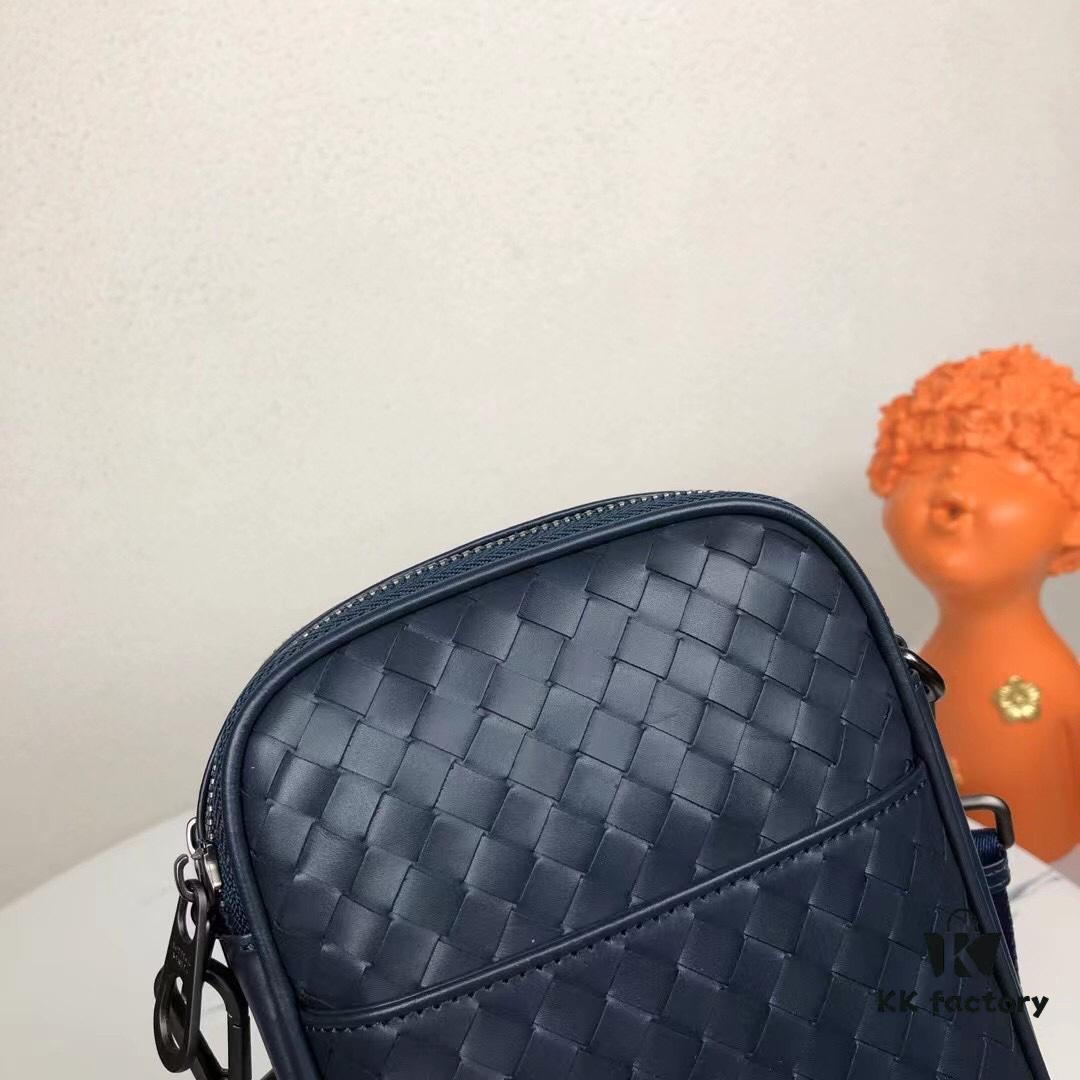 6930c5f86e68136f4d9afa2c BV Top Official Website Bestseller Minimalist and Elegant Men's Small Crossbody Bag / Phone Pouch, Original Order Production, Fashionable and Casual, Exudes a Refined Look While Highlighting Practicality and Perfect Craftsmanship, Designed by European and American Masters, Premium Quality, Stylish and Novel
