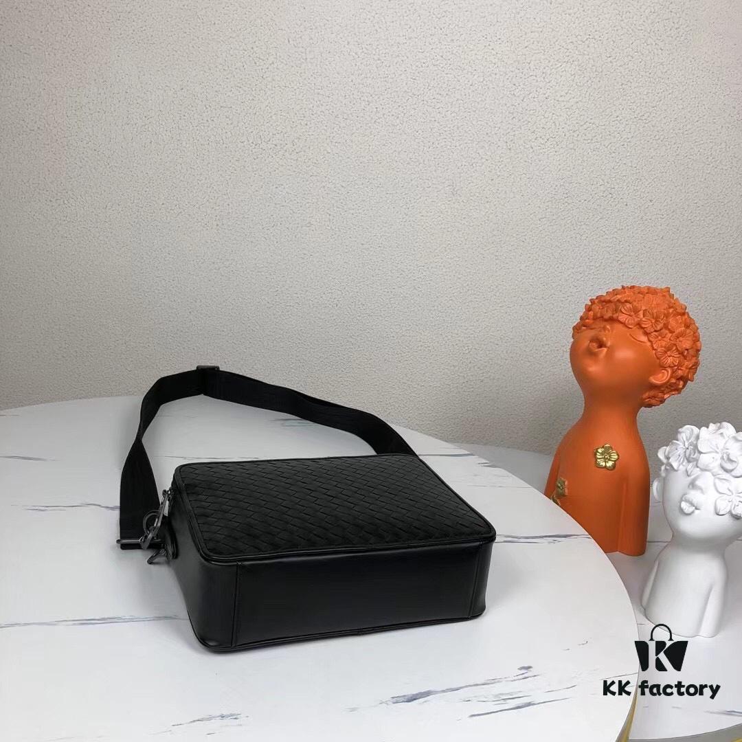 6930c6386e68136f4d9afa90 BV - Latest Men's Small Crossbody Bag 😄 Original Quality, Synchronized with Official Website, Made of Top-Grade Waxed Calfskin, Superb Hand Feel, Authentic Store Hardware, Unique Design Style, Perfect in Every Detail, Exquisite Craftsmanship, Elegant and Sophisticated, High Quality 😱 Model: 809-1#, Dimensions: 25-17-8cm