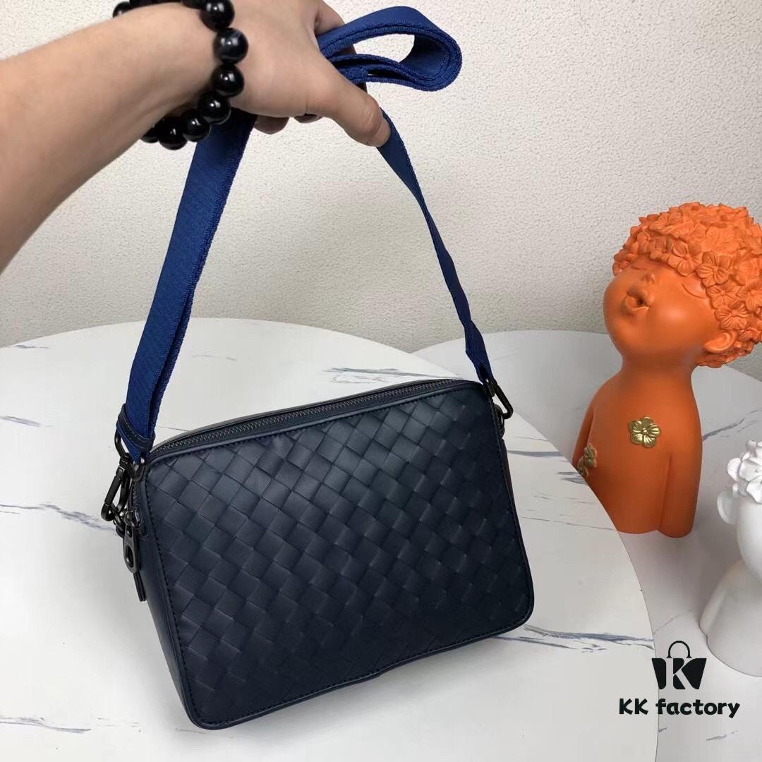 6930c6406e68136f4d9afaa0 BV - Latest Men's Small Crossbody Bag 😄 Original Quality, Synchronized with Official Website, Made of Top-Grade Waxed Calfskin, Superb Hand Feel, Authentic Store Hardware, Unique Design Style, Perfect in Every Detail, Exquisite Craftsmanship, Elegant and Sophisticated, High-Quality