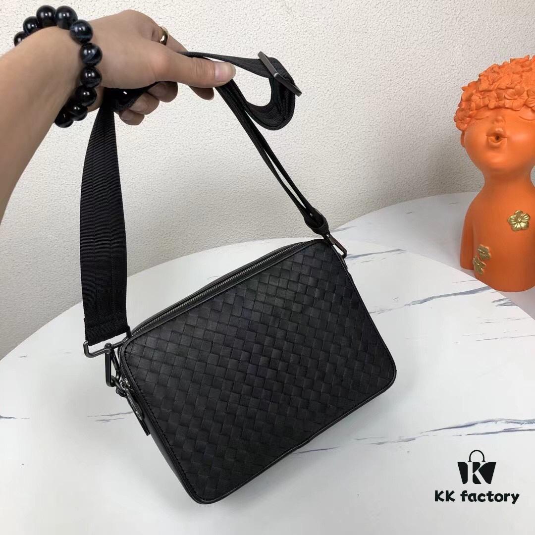 6930c6456e68136f4d9afaa6 BV - Latest Men's Small Crossbody Bag 😄 Original Quality, Synchronized with Official Website, Made of Top-Grade Waxed Calfskin, Superb Hand Feel, Authentic Hardware, Unique Design Style, Perfect in Every Detail, Exquisitely Crafted, Elegant and Refined, High-Quality