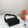 6930c6466e68136f4d9afaa9 BV - Latest Men's Small Crossbody Bag 😄 Original Quality, Synchronized with Official Website, Made of Top-Grade Waxed Calfskin, Superb Hand Feel, Authentic Hardware, Unique Design Style, Perfect in Every Detail, Exquisitely Crafted, Elegant and Refined, High-Quality