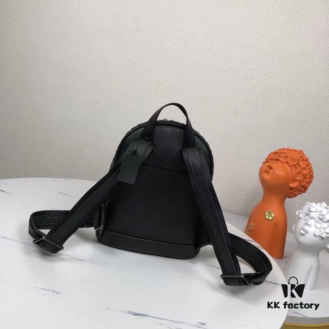 BV Latest Men's Backpack 🎒 Original Quality, Top-Grade Waxed Calfskin Leather, Elegant Design, Premium Craftsmanship