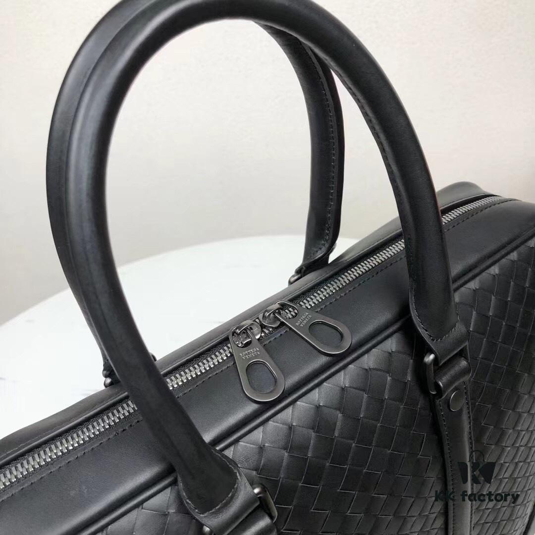 6930c6606e68136f4d9afad6 BV Men's Business Bag, Genuine Waxed Cowhide Executive Handbag, European Style Silver Buckle, Fashionable and Casual Design