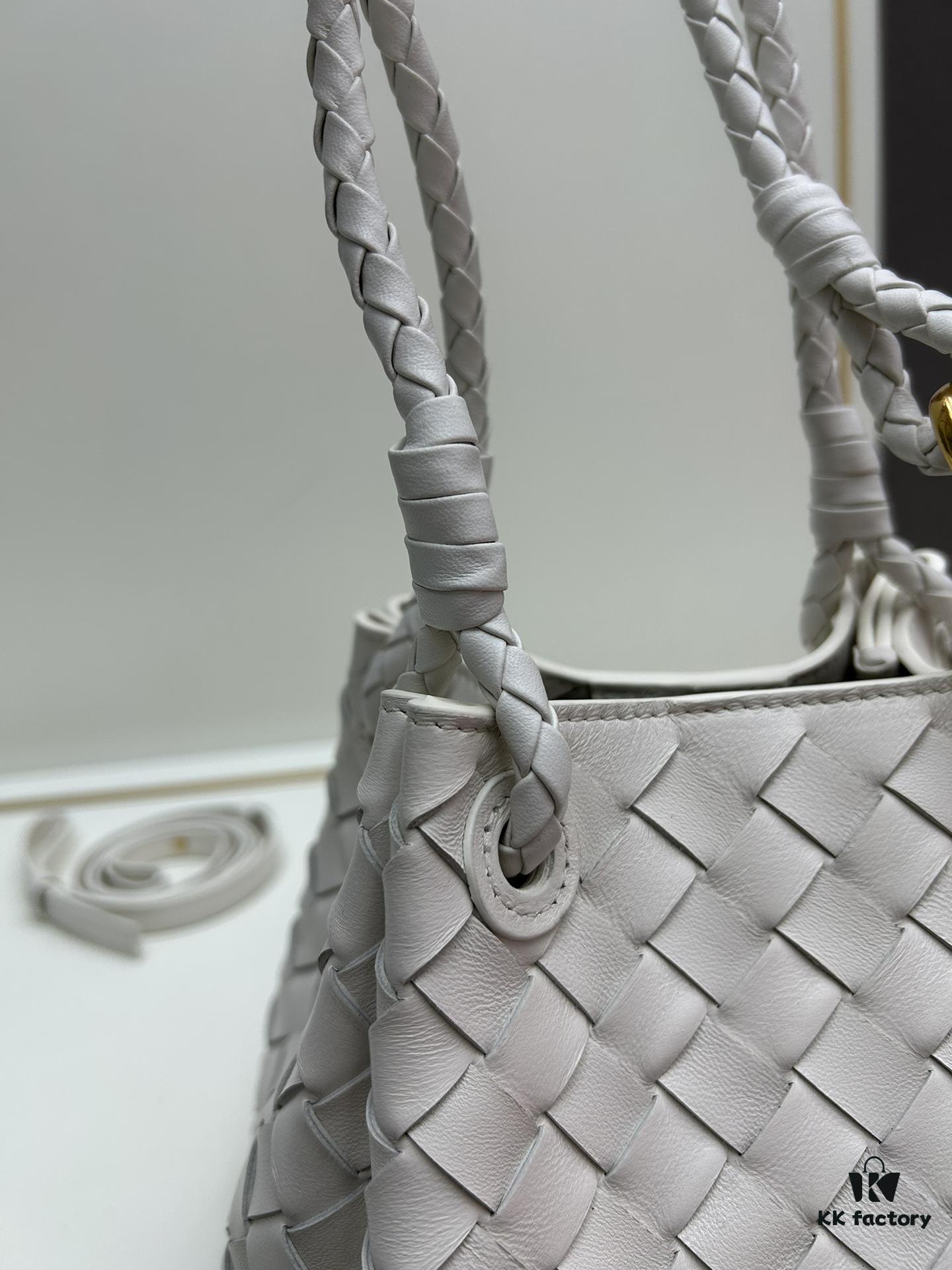 6930c6a86e68136f4d9afb44 BV's New Arrival! Andiamo Parachute Bag, Inspired by Bottega Veneta's Archive Design, Night in Beijing Celebrity Shu Qi's Same Style