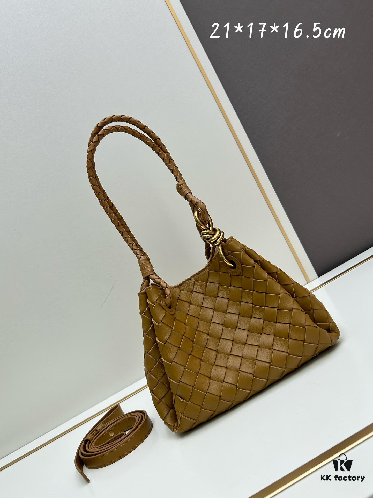 6930c6aa6e68136f4d9afb47 BV's New Arrival! Andiamo Parachute Bag, Inspired by Bottega Veneta's Archive Design, Combines Retro Elements with Modern Style