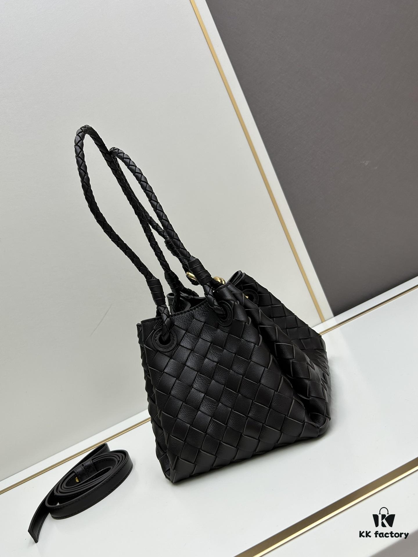 6930c6b16e68136f4d9afb50 BV's New Arrival! Andiamo Parachute Bag, Inspired by Bottega Veneta's Archive Design, Combines Retro Elements with Modern Style