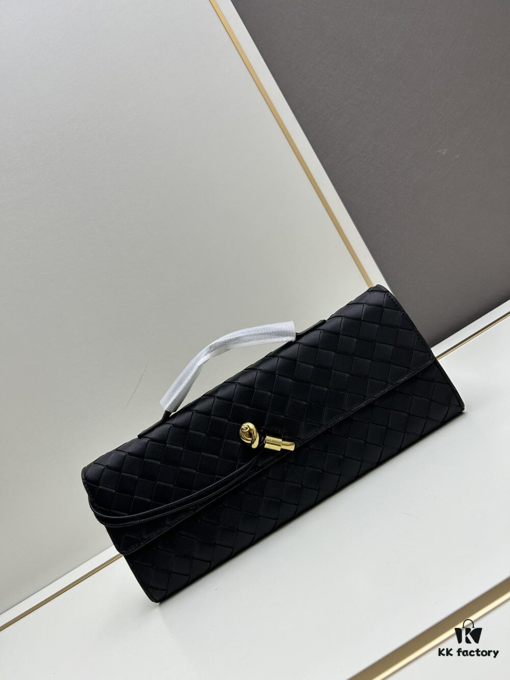 6930c6bf6e68136f4d9afb65 BV Andiamo Evening Clutch, Absolutely Adored at First Sight – Stunningly Beautiful with Strong Presence