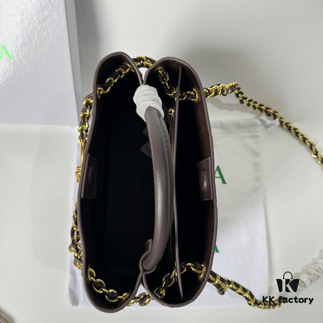 6930c7136e68136f4d9afbf0 BV | New Arrival Metallic Chain Andiamo Classic Handbag